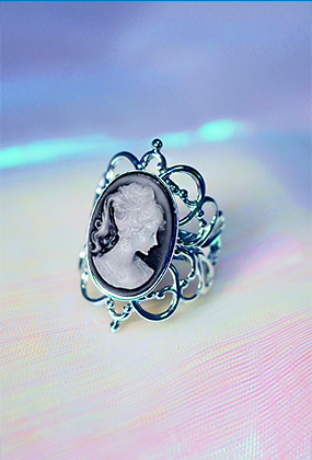 Antique silver cameo ring