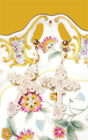Lace flower cross earring