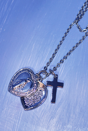 ♥누적 100개 판매 돌파♥ Maria ♡ cross locket necklace(써지컬 스틸)