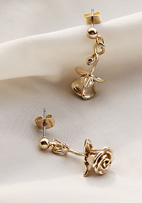 Petite Rose earring (티타늄침)