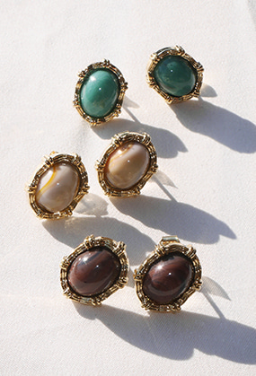 Mini antique stone earring ( 3 color )(티타늄침)