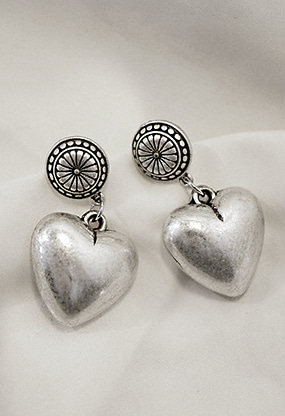Ethnic drop- heart♡ earring
