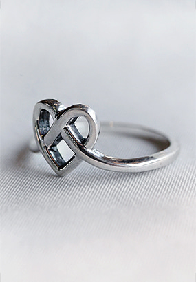 [Silver 925] Heart pretzel ring