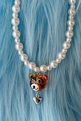 Glass bear pearl choker necklace