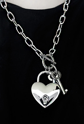 Heart ♡padlock chain necklace