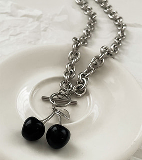 (써지컬스틸) Black cherry chain necklace