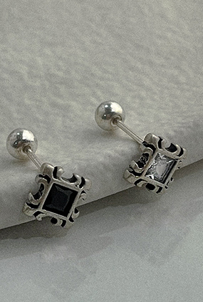 [Silver 925] Vintage square piercing (블랙,화이트)